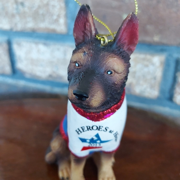 Heroes At Home 2013 Service Dog Christmas Ornament - Picture 3 of 7